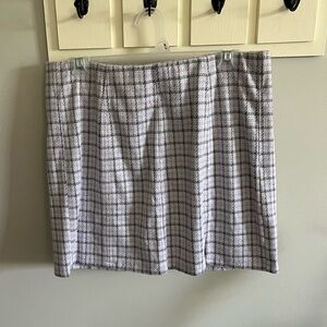 adorable lilac skirt!